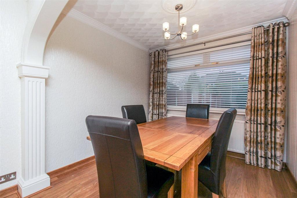 Oxford Drive, Halewood, Liverpool, L26 3 bed semidetached house £220,000