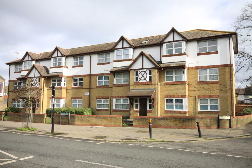 Burnt Ash Road, London SE12 1 bed flat £250,000