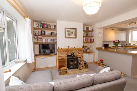2 Home Close, Oddington, Moreton-in-marsh, GL56 0UZ