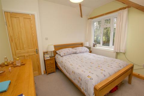 2 Home Close, Oddington, Moreton-in-marsh, GL56 0UZ