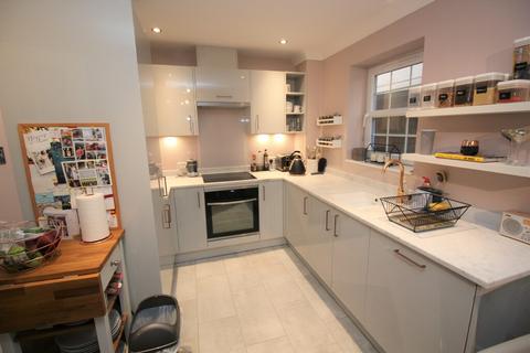 53 Chaplin Close, Salford, M6 8FW