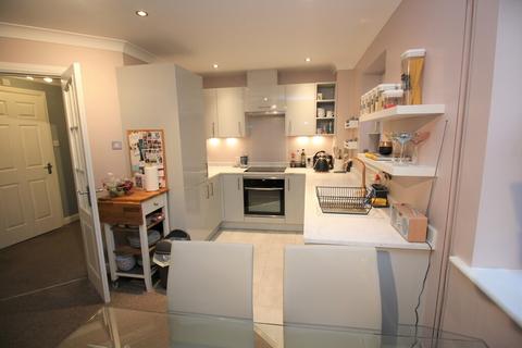 53 Chaplin Close, Salford, M6 8FW