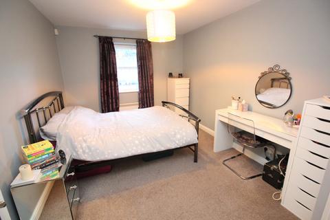 53 Chaplin Close, Salford, M6 8FW