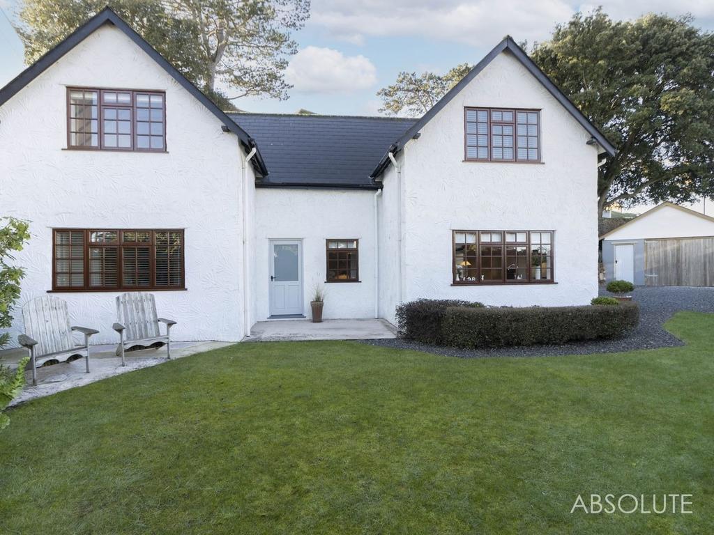 Roundham Road, Paignton, Devon, TQ4 3 bed detached house £635,000