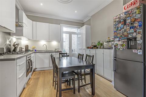 4 bedroom terraced house to rent, Sarsfeld Road, London, SW12