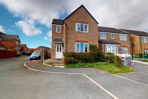 4 bedroom detached house to rent, Greylag Gate, Newcastle-under-Lyme, ST5