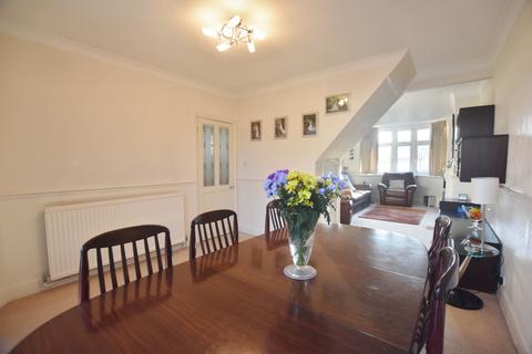 4 bedroom semi-detached house for sale - Spring Gardens, Garston, WD25