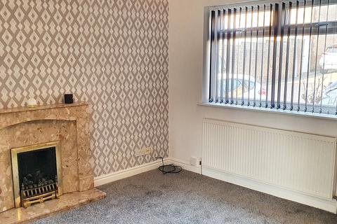 3 bedroom semi-detached house to rent, Oakenshaw Court, Wyke BD12