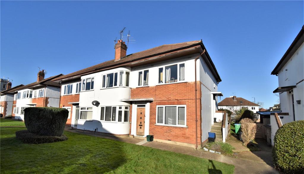 Fulwood Gardens, Twickenham, TW1 2 bed apartment £1,950 pcm (£450 pw)