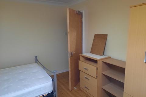 1 bedroom in a house share to rent, Exeter - double room close to city centre - Bills included