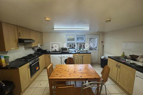 8 bedroom house to rent, Cardigan Road, Leeds LS6