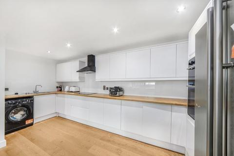 2 bedroom apartment for sale - Cam Road London E15