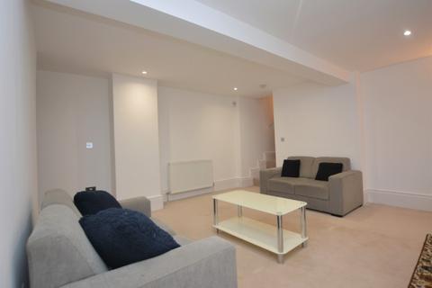 1 bedroom flat to rent, Cecil Street, Flat B3, Hillhead, Glasgow, G12 8RH