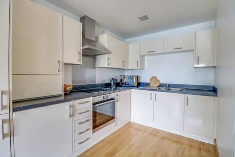 2 bedroom flat to rent - Pembury Road, Westcliff-on-sea, SS0