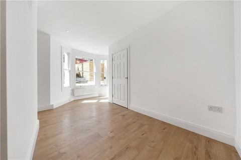 3 bedroom apartment for sale, Paulet Road, London, SE5