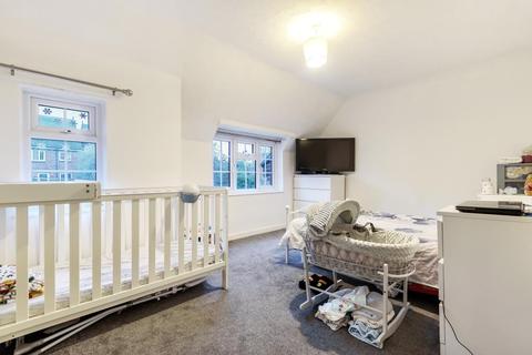 21 Brocas Drive, Basingstoke, RG21 5LS
