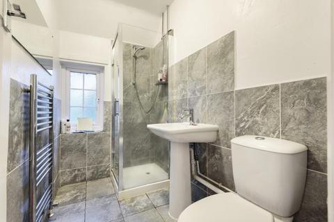 21 Brocas Drive, Basingstoke, RG21 5LS