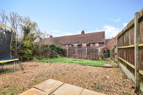 21 Brocas Drive, Basingstoke, RG21 5LS