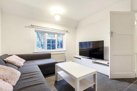 21 Brocas Drive, Basingstoke, RG21 5LS