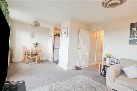 2 bedroom apartment for sale - Lyndale Court, Winsford