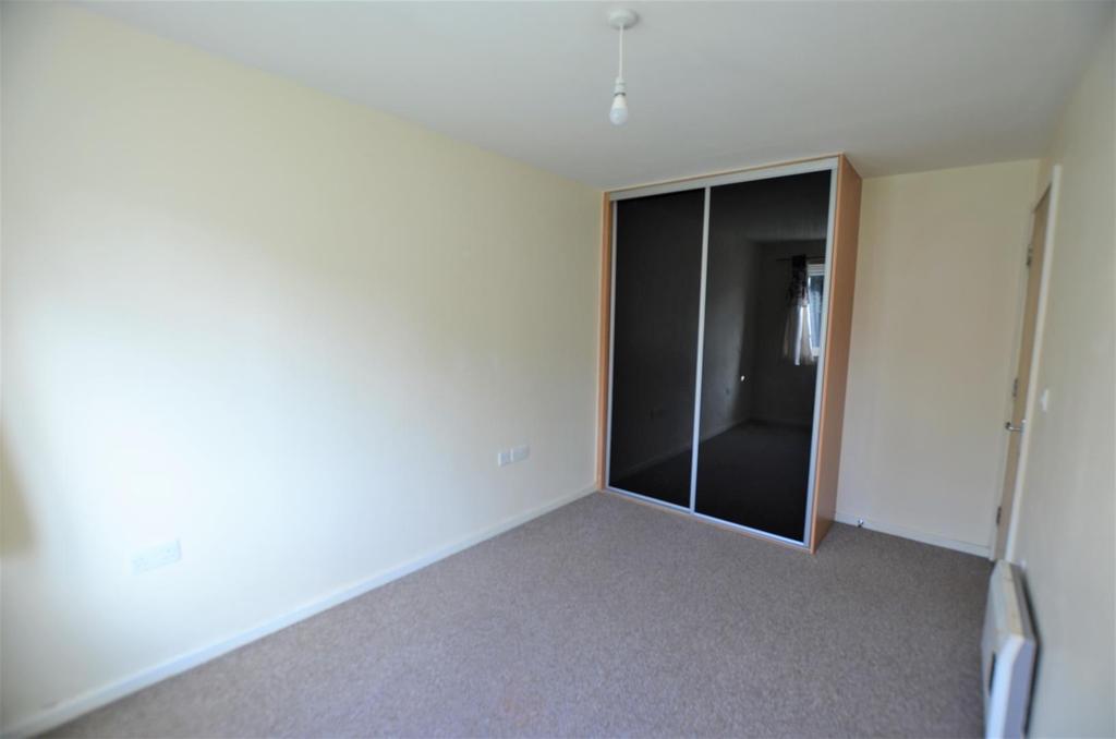 Leopold Road, N18 2 bed flat £1,450 pcm (£335 pw)