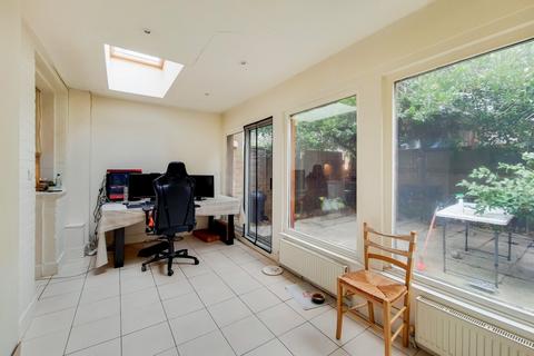 1 bedroom flat to rent, Foliot Street, Acton W12