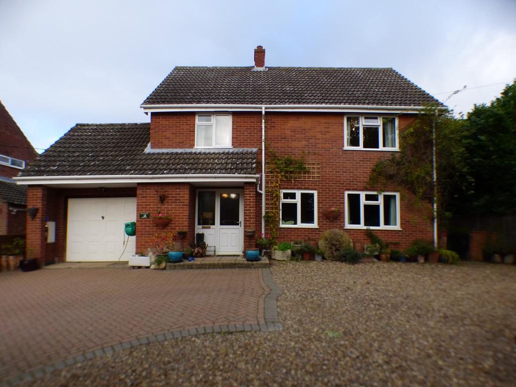 The Street Tharston NR15 5 Bed Detached House For Sale 535 000