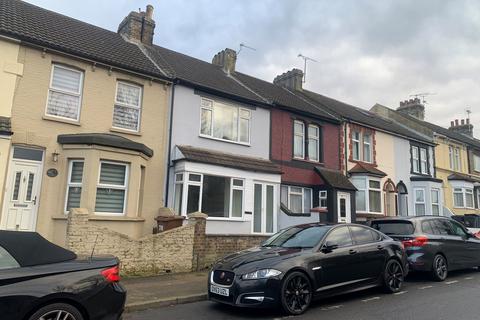 3 bedroom terraced house to rent, Windmill Road, Gillingham, Kent, ME7