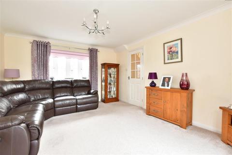 4 bedroom detached house for sale - Winchester Gardens, Steeple View, Essex