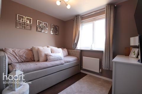 22 Sunliner Way, South Ockendon, RM15 5FS