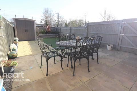 22 Sunliner Way, South Ockendon, RM15 5FS