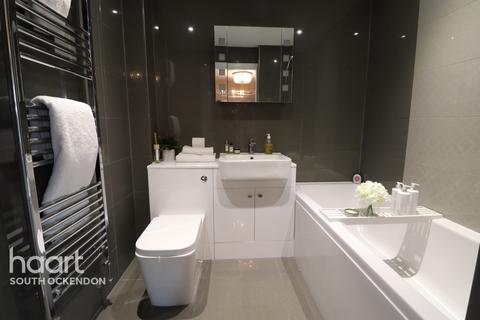22 Sunliner Way, South Ockendon, RM15 5FS
