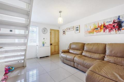 5 Alderwood, Chineham, Basingstoke, RG24 8TU
