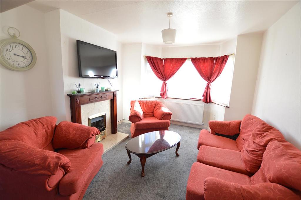 Wimperis Way, Great Barr, Birmingham 3 bed semidetached house £240,000