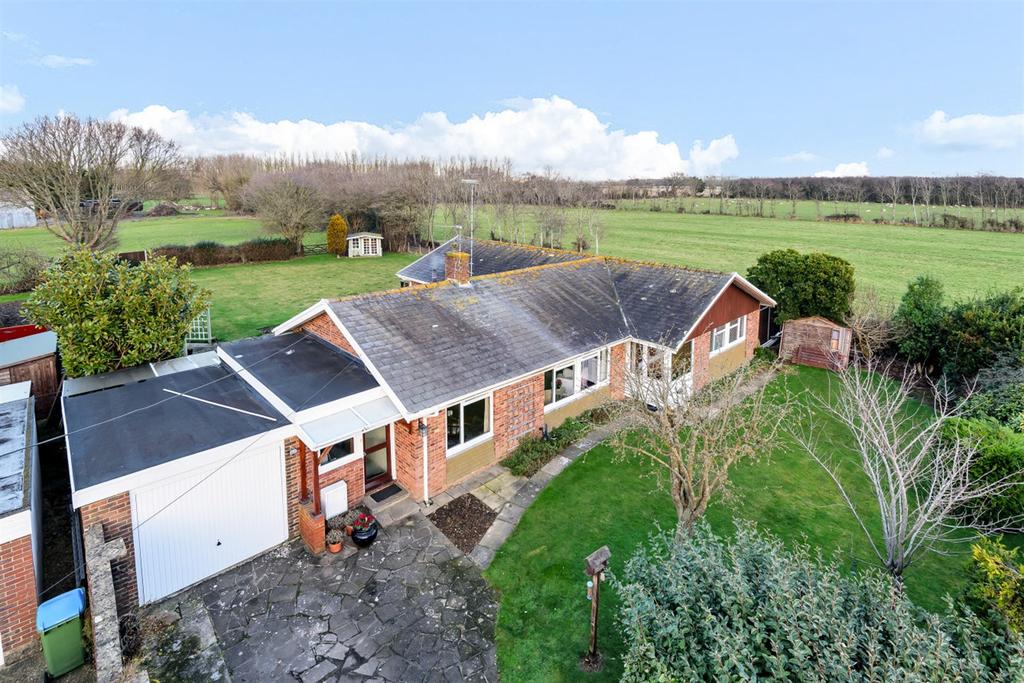 Yapton Road, MiddletonOnSea, Bognor Regis, PO22 4 bed detached