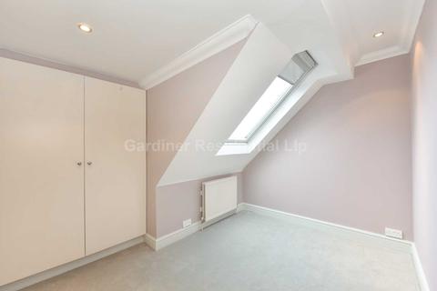41a Ravensbourne Gardens, London, W13 8EW