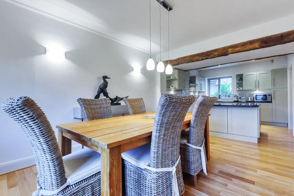 Kitchen/Dining Area
