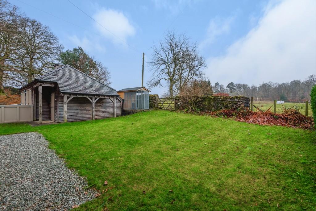 Garden and Garage/Woodstore