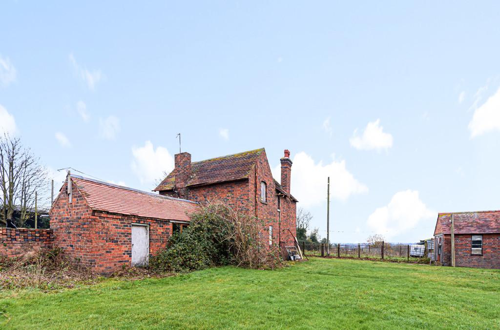 Side elevation
