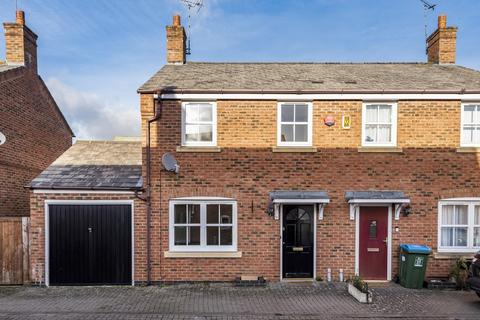 3 bedroom semi-detached house to rent, Fairford Leys,  Aylesbury,  HP19