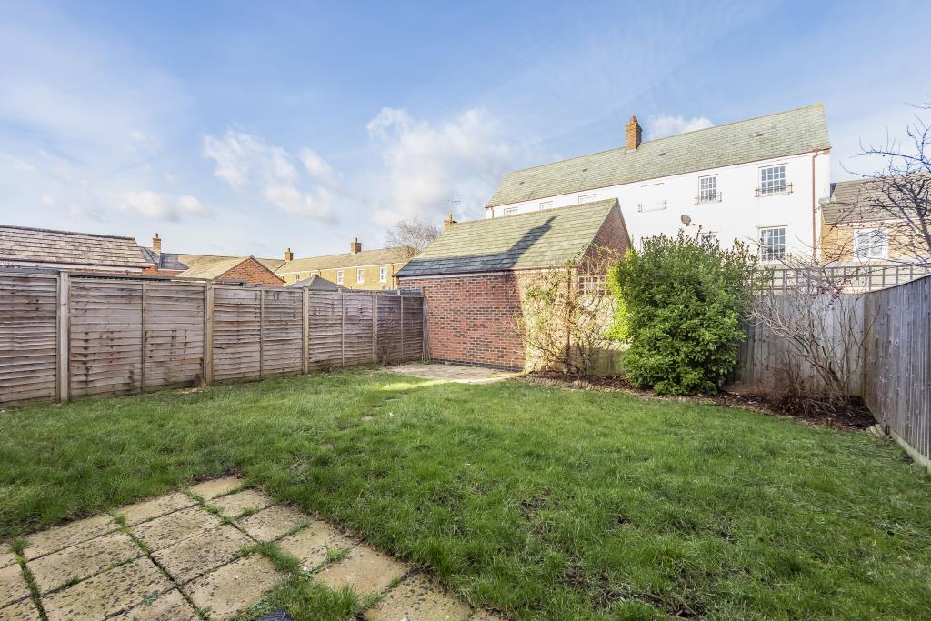 Fairford Leys, Aylesbury, HP19 3 bed semidetached house to rent £
