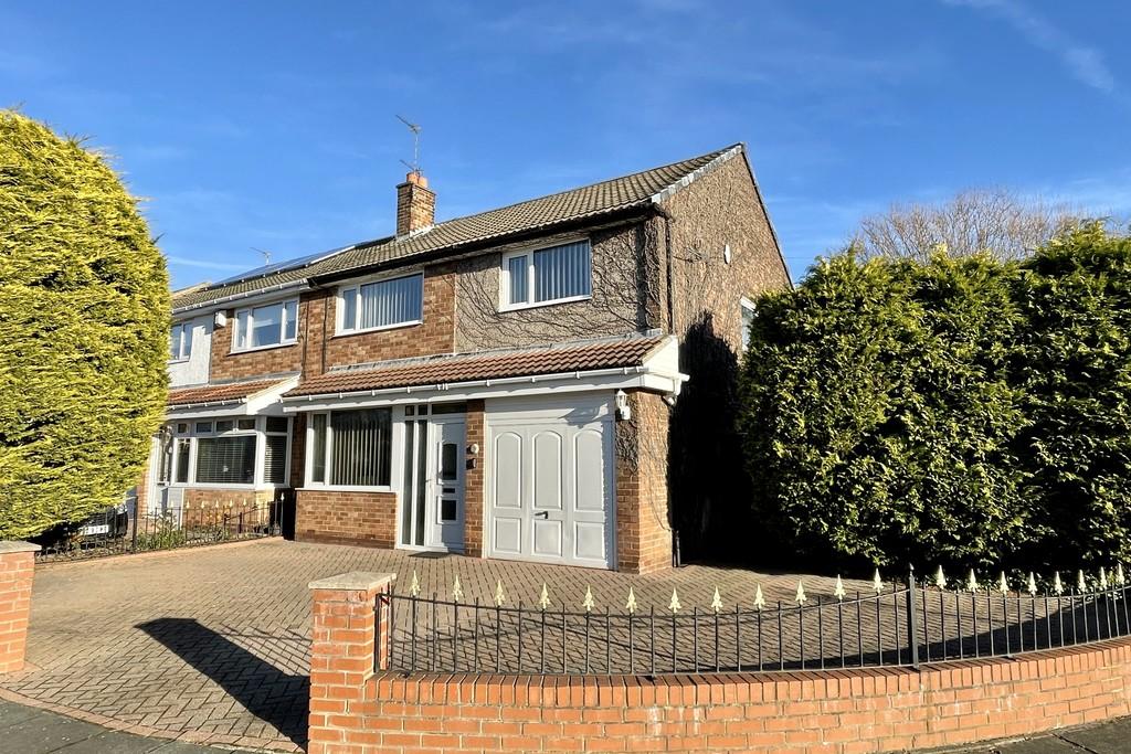 Moorfield Gardens, Cleadon Village 3 bed semidetached house £260,000