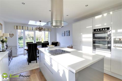 72 Efflinch Lane, Barton Under Needwood, Burton-on-trent, DE13 8EU