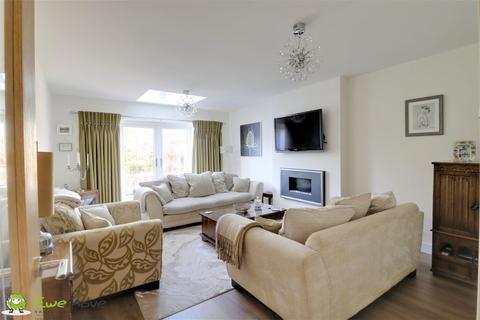 72 Efflinch Lane, Barton Under Needwood, Burton-on-trent, DE13 8EU