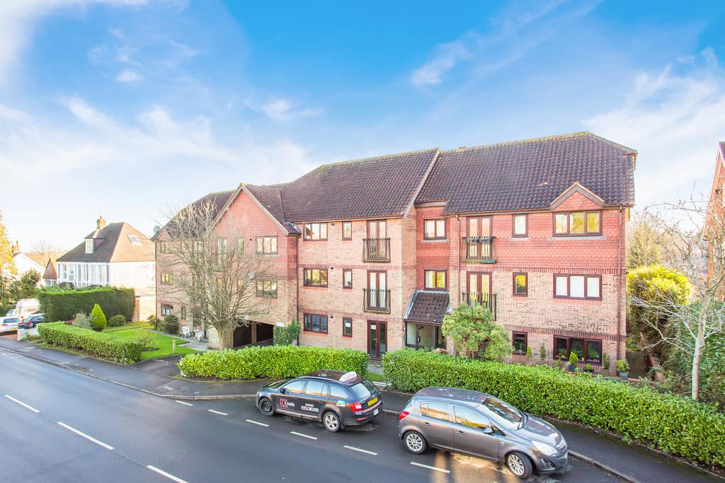 Eridge Road, Crowborough 2 bed ground floor flat for sale £250,000