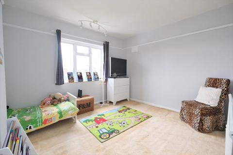 11 Kevington Close, Orpington, BR5 2NX