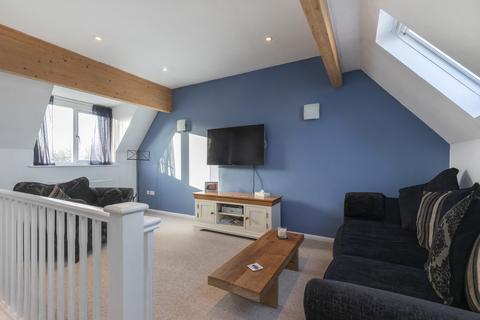 16 Chantry Gate, Bishops Cleeve, Cheltenham, GL52 8UR