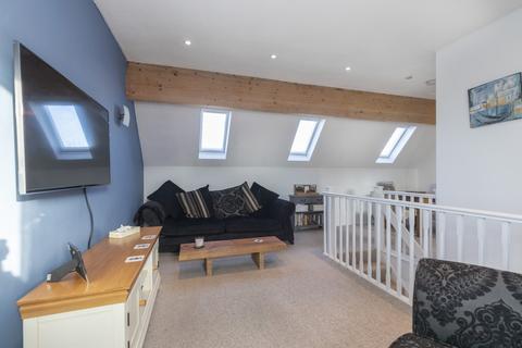 16 Chantry Gate, Bishops Cleeve, Cheltenham, GL52 8UR