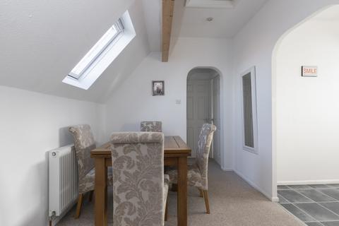 16 Chantry Gate, Bishops Cleeve, Cheltenham, GL52 8UR