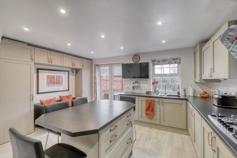 4 bedroom semi-detached house for sale - Royal Worcester Crescent, The Oakalls, Bromsgrove, B60 2TJ